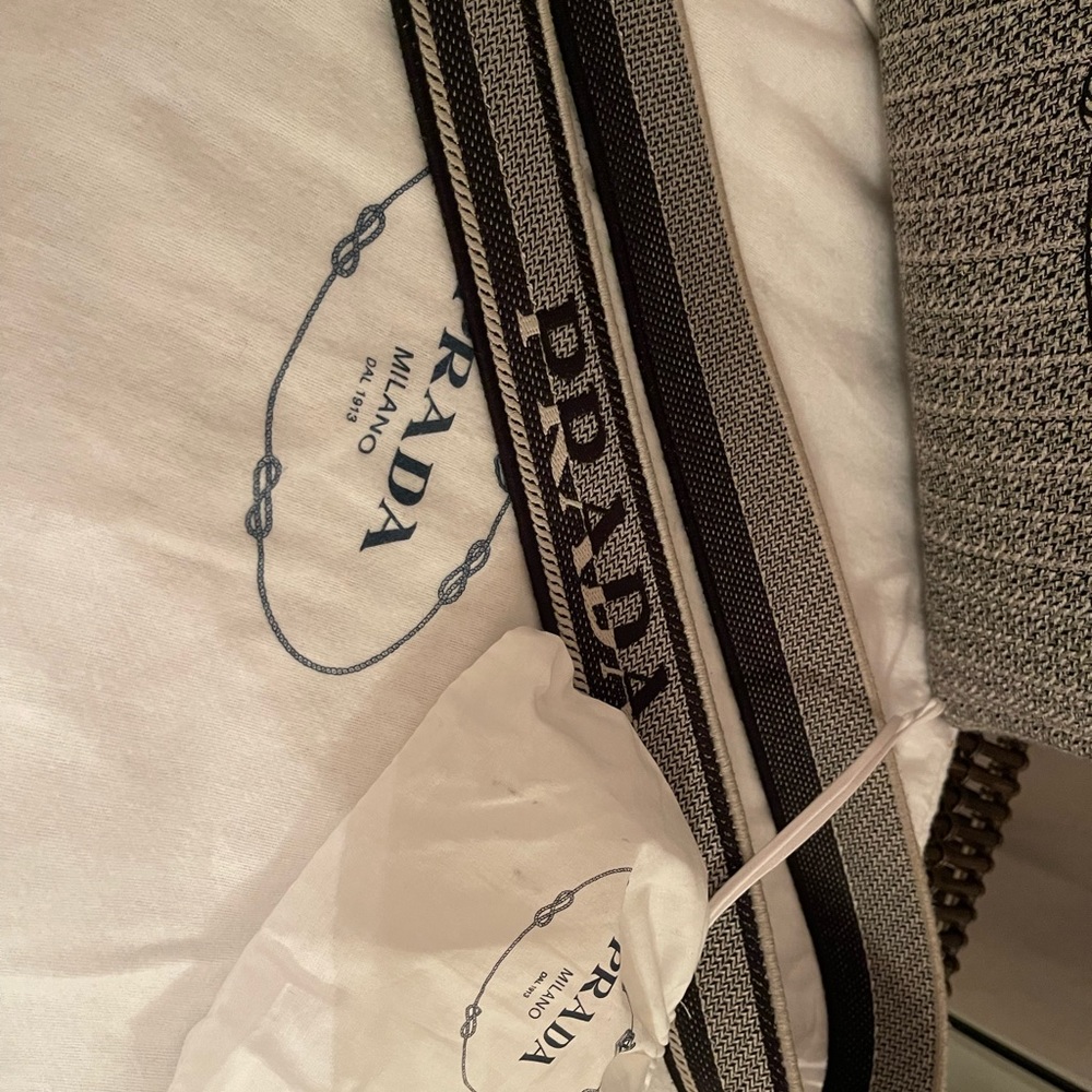 PRADA bag - Picture 4 of 9